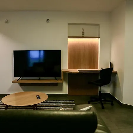 Les Pantoufles Dans Le Pre *