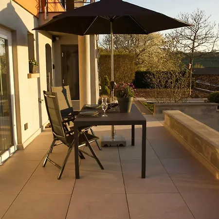 Les Pantoufles Dans Le Pre