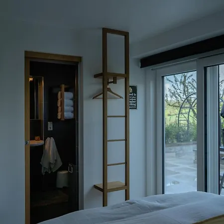 Les Pantoufles Dans Le Pre Eppeldorf