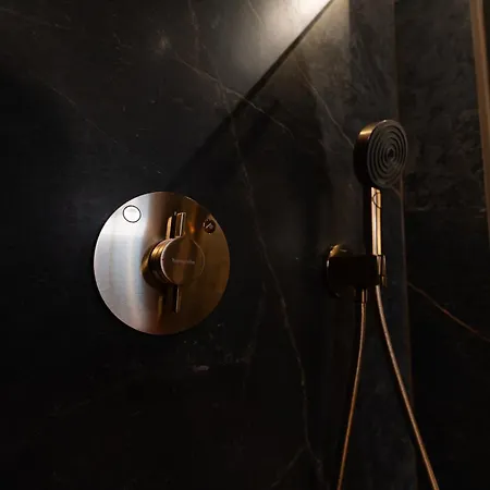 Les Pantoufles Dans Le Pre *