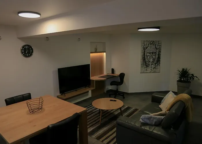 Les Pantoufles Dans Le Pre *