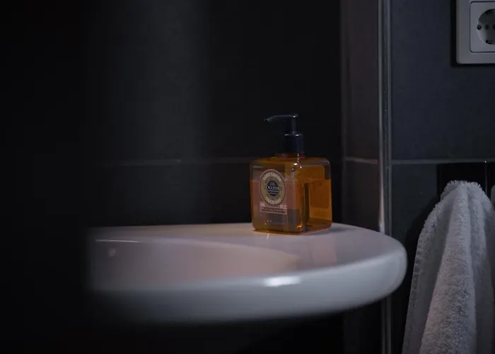 Les Pantoufles Dans Le Pre Eppeldorf