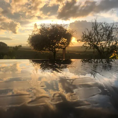 Les Pantoufles Dans Le Pre