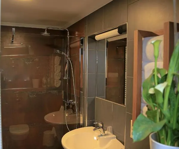 Les Pantoufles Dans Le Pré Appartement