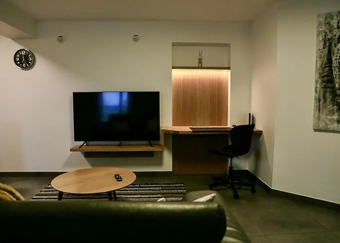 Les Pantoufles Dans Le Pre *