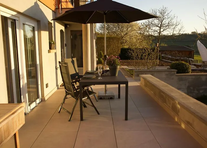 Les Pantoufles Dans Le Pré