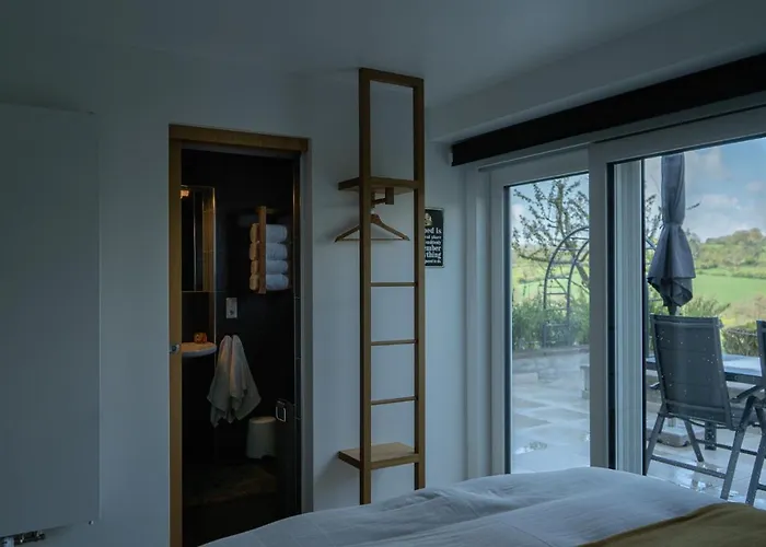 Les Pantoufles Dans Le Pré Eppeldorf