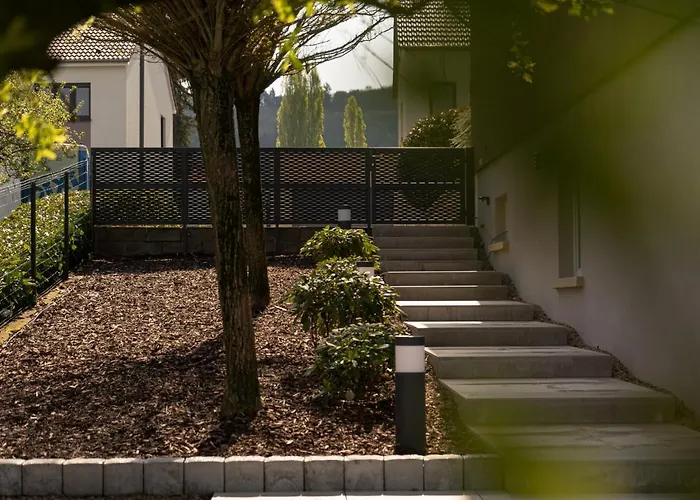 Les Pantoufles Dans Le Pré Eppeldorf