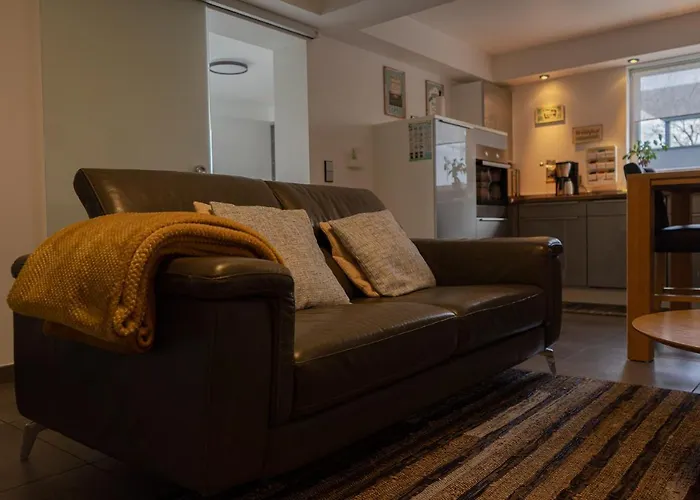 Les Pantoufles Dans Le Pré * Eppeldorf