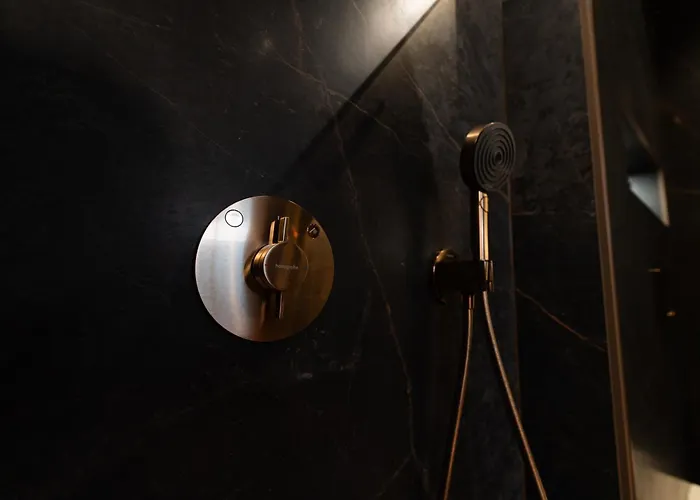 Les Pantoufles Dans Le Pré *